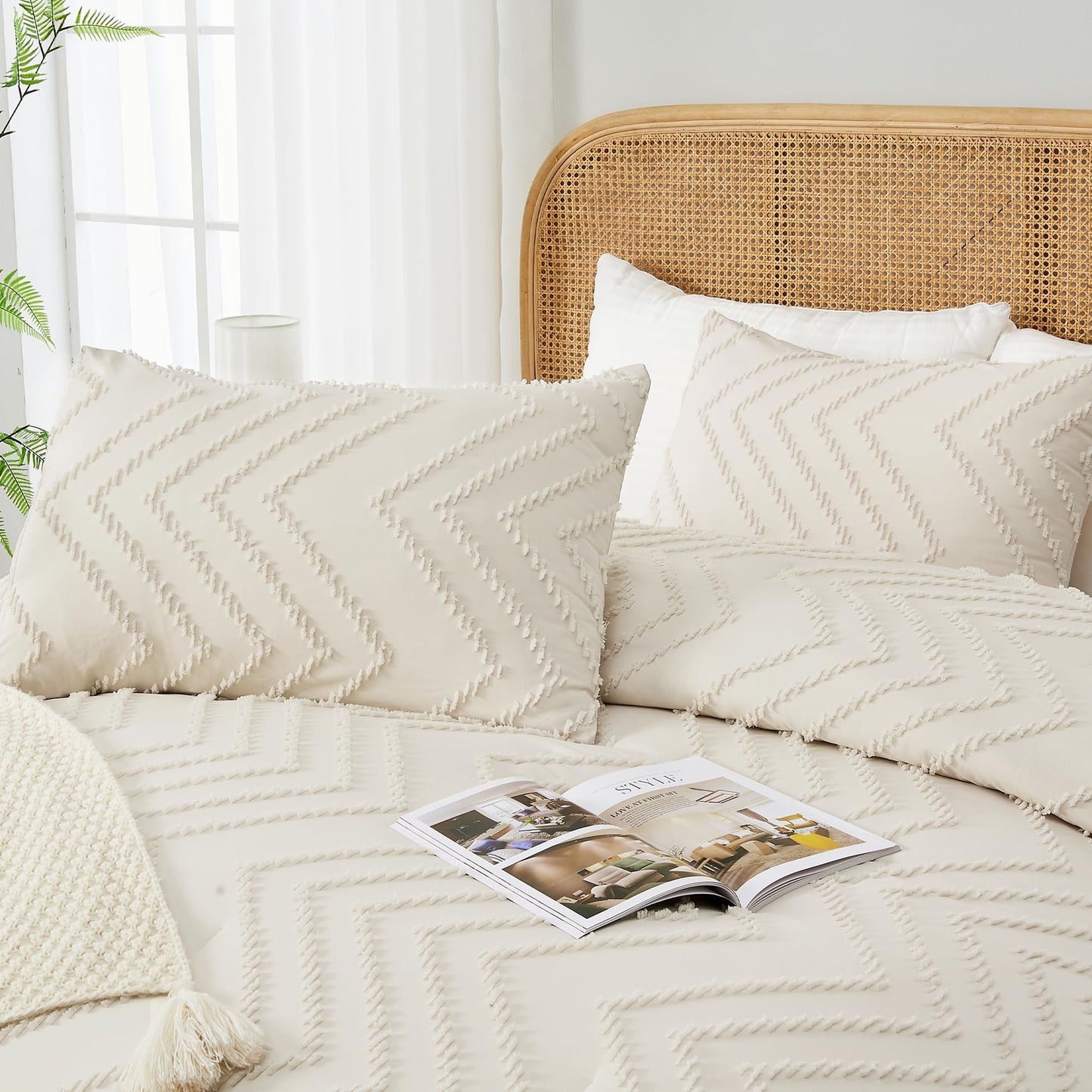 Queen Comforter Set Beige Comforters Queen Size Boho Cream Soft Warm Tufted Neutral Bedding Comforter Sets for Queen Bed